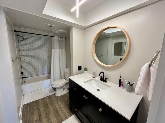4510 OVERLOOK DRIVE NE 225, St Petersburg, FL 33703