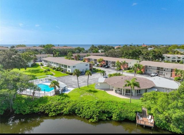 4510 OVERLOOK DRIVE NE 225, St Petersburg, FL 33703
