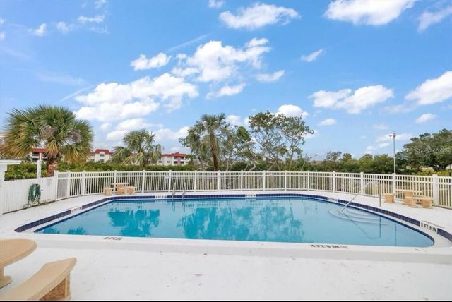 4510 OVERLOOK DRIVE NE 225, St Petersburg, FL 33703
