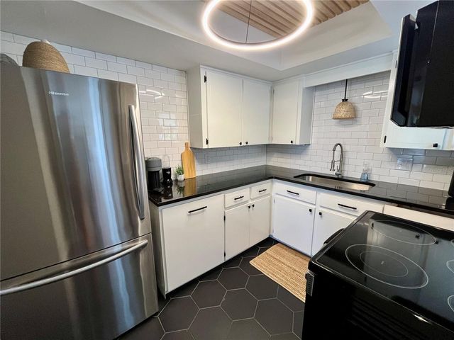 4510 OVERLOOK DRIVE NE 225, St Petersburg, FL 33703