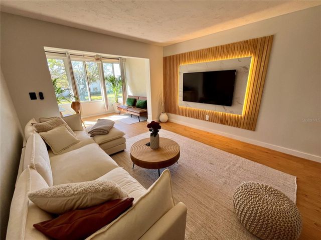 4510 OVERLOOK DRIVE NE 225, St Petersburg, FL 33703