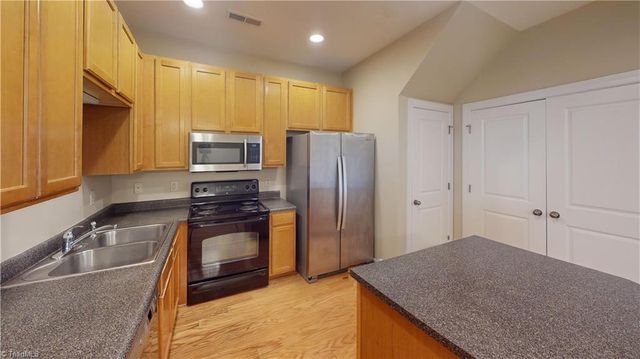 378 Summergate Drive, Winston-salem, NC 27103