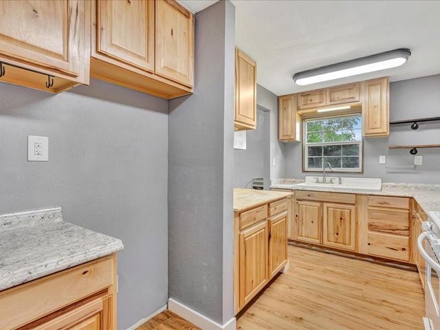1949 County Road 2717, Alto, TX 75925