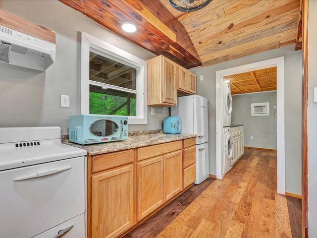 1949 County Road 2717, Alto, TX 75925