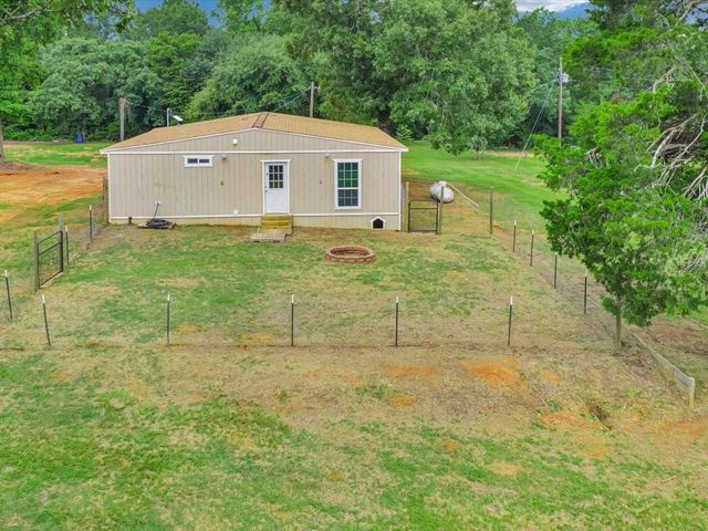 1949 County Road 2717, Alto, TX 75925