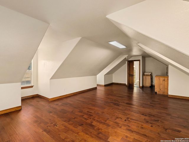 102 OAK VALLEY DR, Boerne, TX 78006