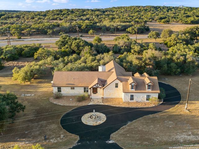 102 OAK VALLEY DR, Boerne, TX 78006