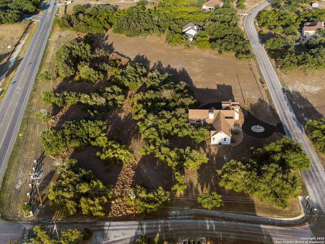 102 OAK VALLEY DR, Boerne, TX 78006