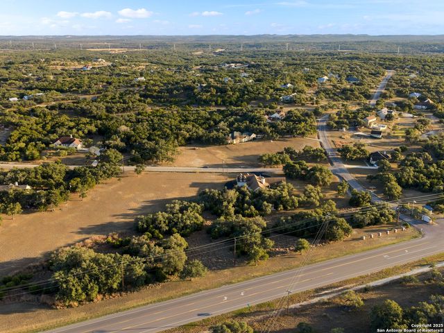 102 OAK VALLEY DR, Boerne, TX 78006