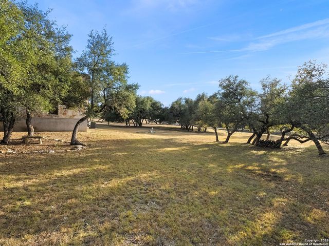 102 OAK VALLEY DR, Boerne, TX 78006