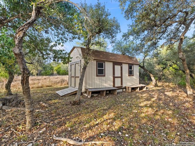 102 OAK VALLEY DR, Boerne, TX 78006