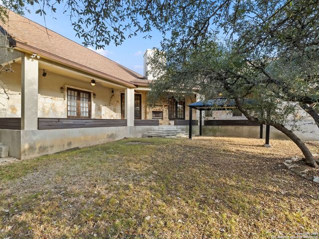 102 OAK VALLEY DR, Boerne, TX 78006