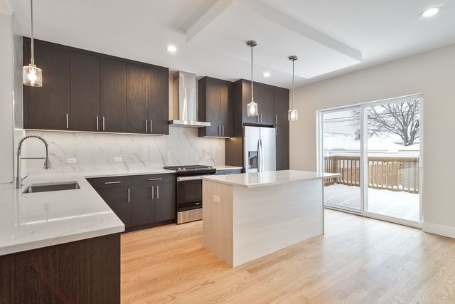 3013 N Normandy Avenue, Chicago, IL 60634