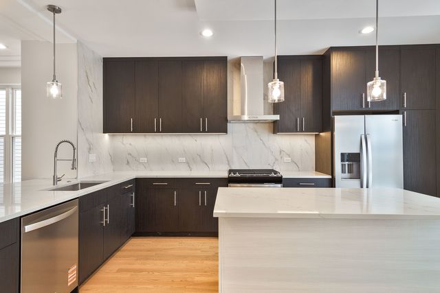 3013 N Normandy Avenue, Chicago, IL 60634