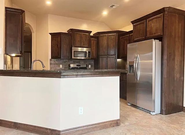 3712 Oakridge Circle, Edmond, OK 73034