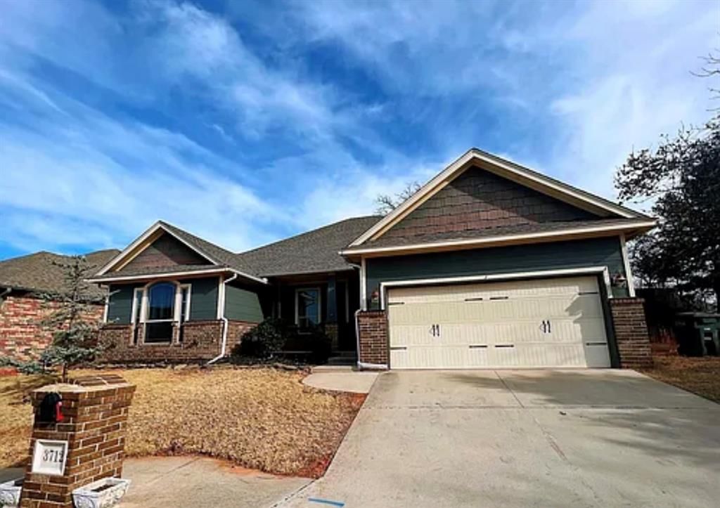3712 Oakridge Circle, Edmond, OK 73034