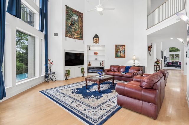 18736 Wainsborough Lane, Dallas, TX 75287