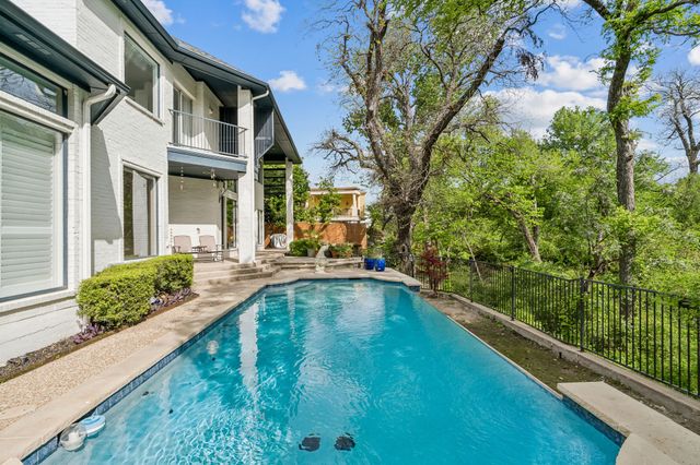 18736 Wainsborough Lane, Dallas, TX 75287