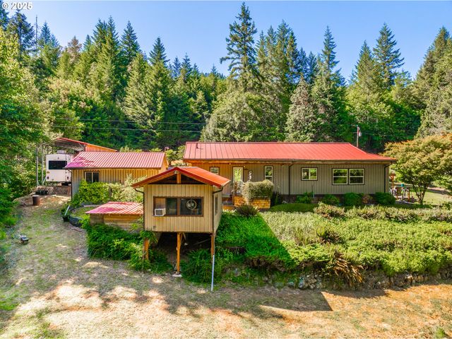 51256 SALMON GULCH Rd, Myrtle Point, OR 97458