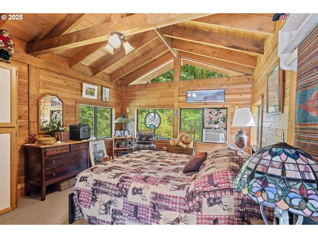 51256 SALMON GULCH Rd, Myrtle Point, OR 97458