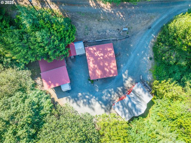 51256 SALMON GULCH Rd, Myrtle Point, OR 97458