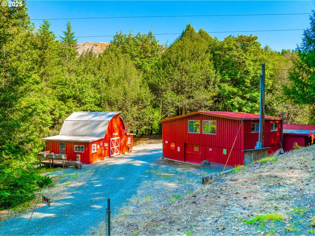 51256 SALMON GULCH Rd, Myrtle Point, OR 97458