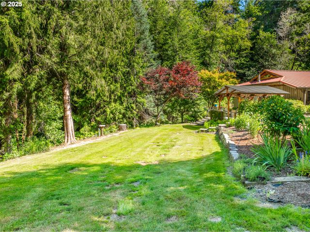 51256 SALMON GULCH Rd, Myrtle Point, OR 97458