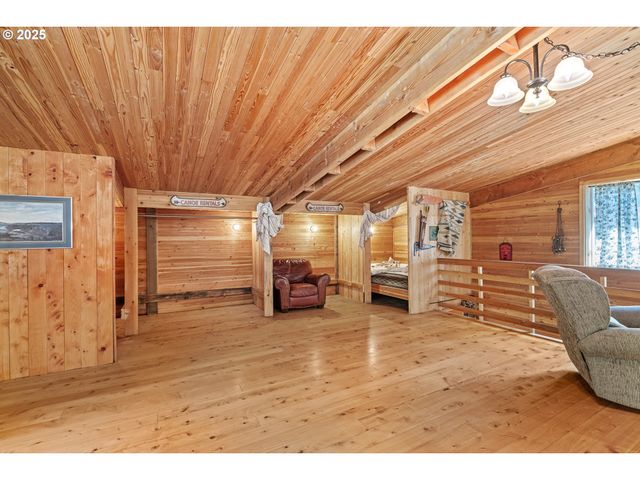 51256 SALMON GULCH Rd, Myrtle Point, OR 97458