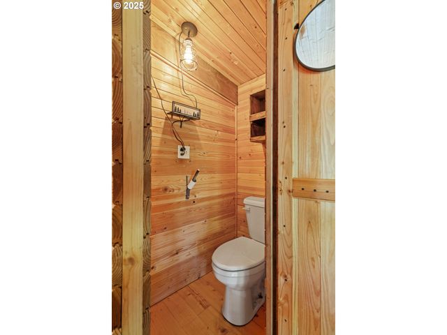 51256 SALMON GULCH Rd, Myrtle Point, OR 97458