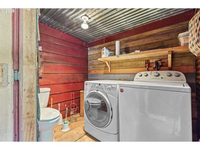 51256 SALMON GULCH Rd, Myrtle Point, OR 97458