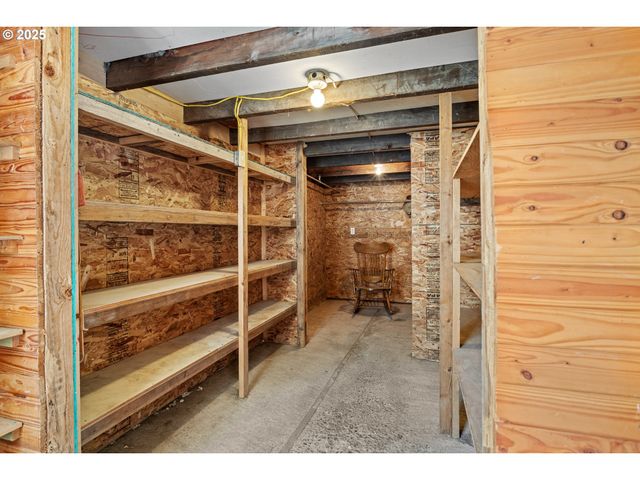 51256 SALMON GULCH Rd, Myrtle Point, OR 97458