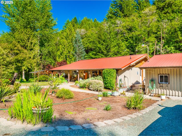 51256 SALMON GULCH Rd, Myrtle Point, OR 97458