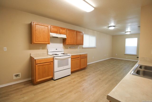 8314 Steep Valley, Converse, TX 78109