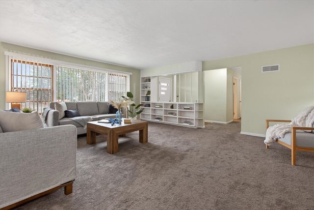 2700 Niles Road, Saint Joseph, MI 49085