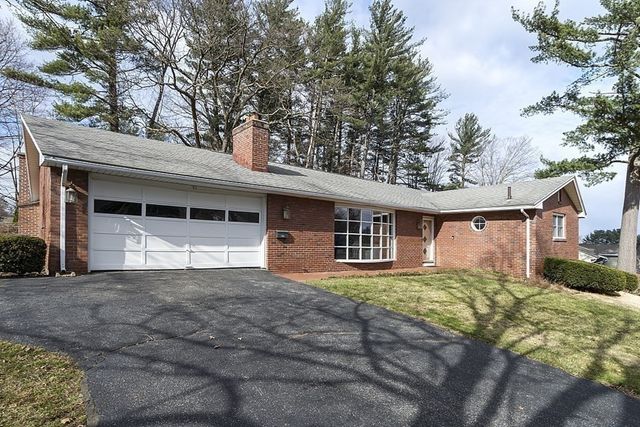 71 Bemis Rd, Holyoke, MA 01040