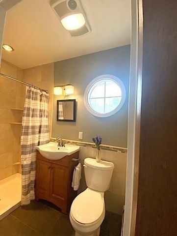 71 Bemis Rd, Holyoke, MA 01040