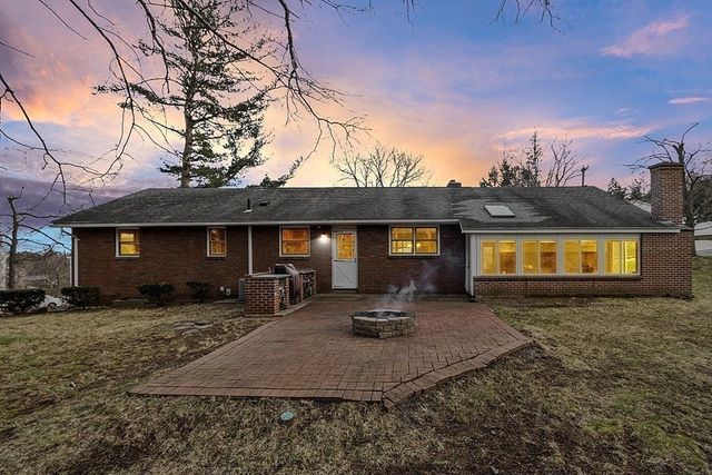 71 Bemis Rd, Holyoke, MA 01040