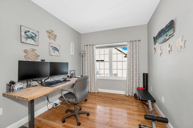 8 Crown Point Circle, Merrimack, NH 03054