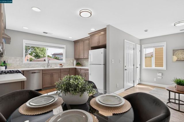 2520 Chanslor Ave, Richmond, CA 94804