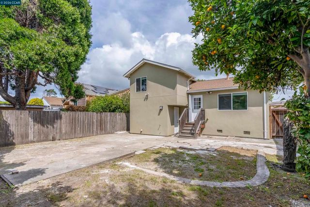 2520 Chanslor Ave, Richmond, CA 94804