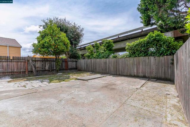 2520 Chanslor Ave, Richmond, CA 94804