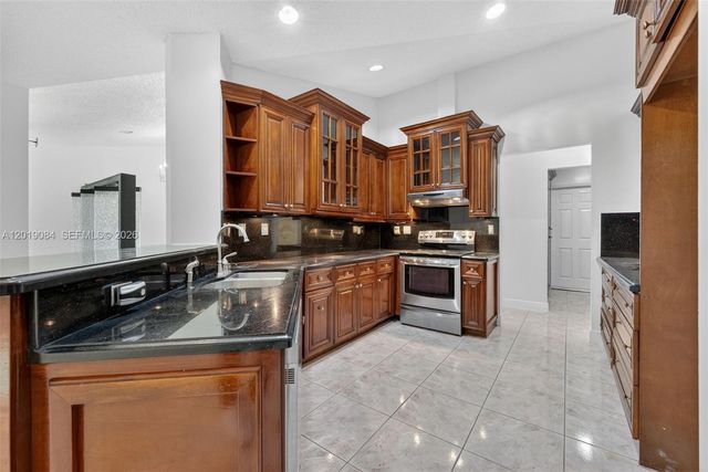 3462 Harness Circle, Wellington, FL 33449