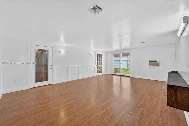 3462 Harness Circle, Wellington, FL 33449