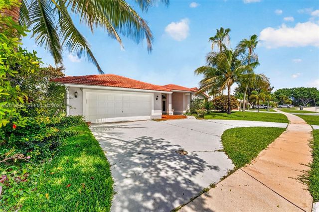 3462 Harness Circle, Wellington, FL 33449
