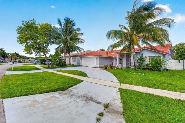 3462 Harness Circle, Wellington, FL 33449
