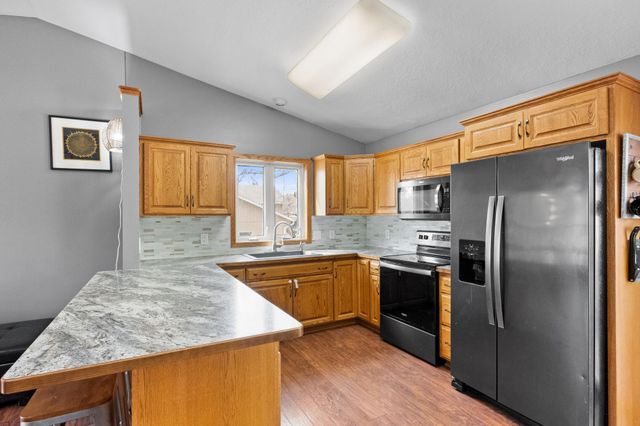 2815 Crestwood Drive NE, Alexandria, MN 56308