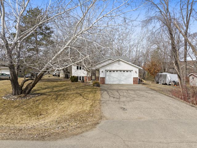 2815 Crestwood Drive NE, Alexandria, MN 56308