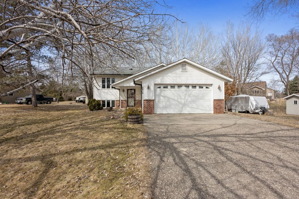 2815 Crestwood Drive NE, Alexandria, MN 56308