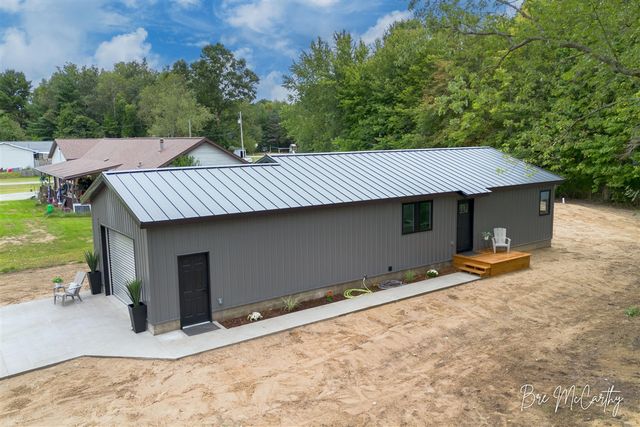 2628 Hamilton Road, Muskegon, MI 49445