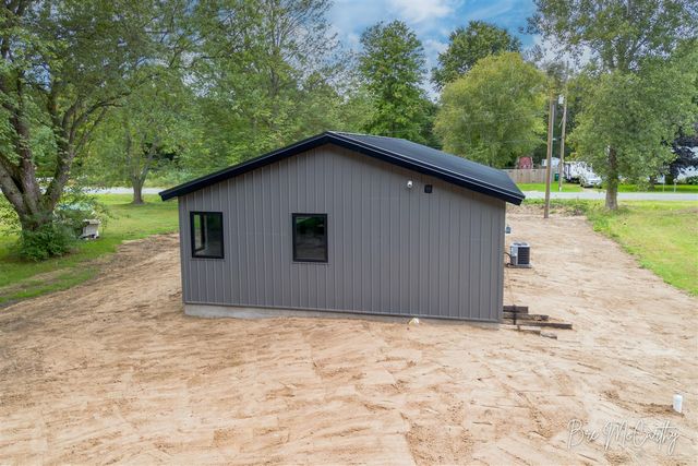 2628 Hamilton Road, Muskegon, MI 49445